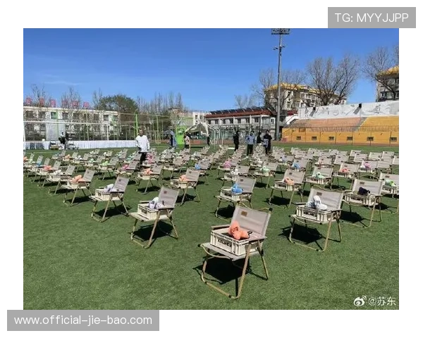 英超社区公益项目启动，球员参与青少年培训